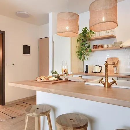Apartamento Splendeur - Modern With Private Parking