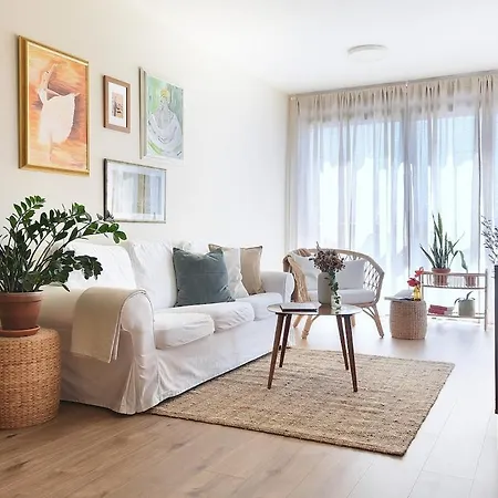 Splendeur - Modern With Private Parking Lejlighed *
