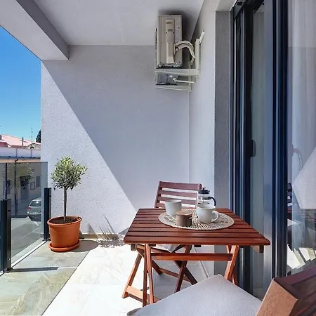 Splendeur - Modern With Private Parking Lejlighed *