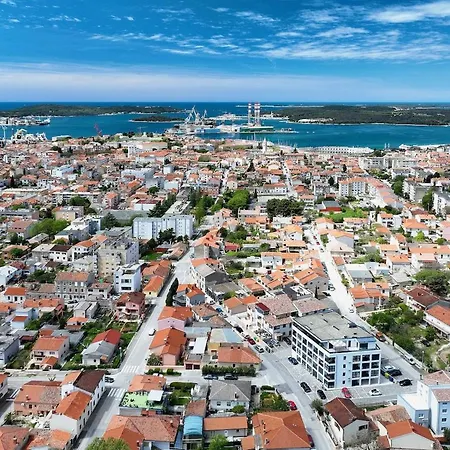 Splendeur - Modern With Private Parking Apartmán Pula